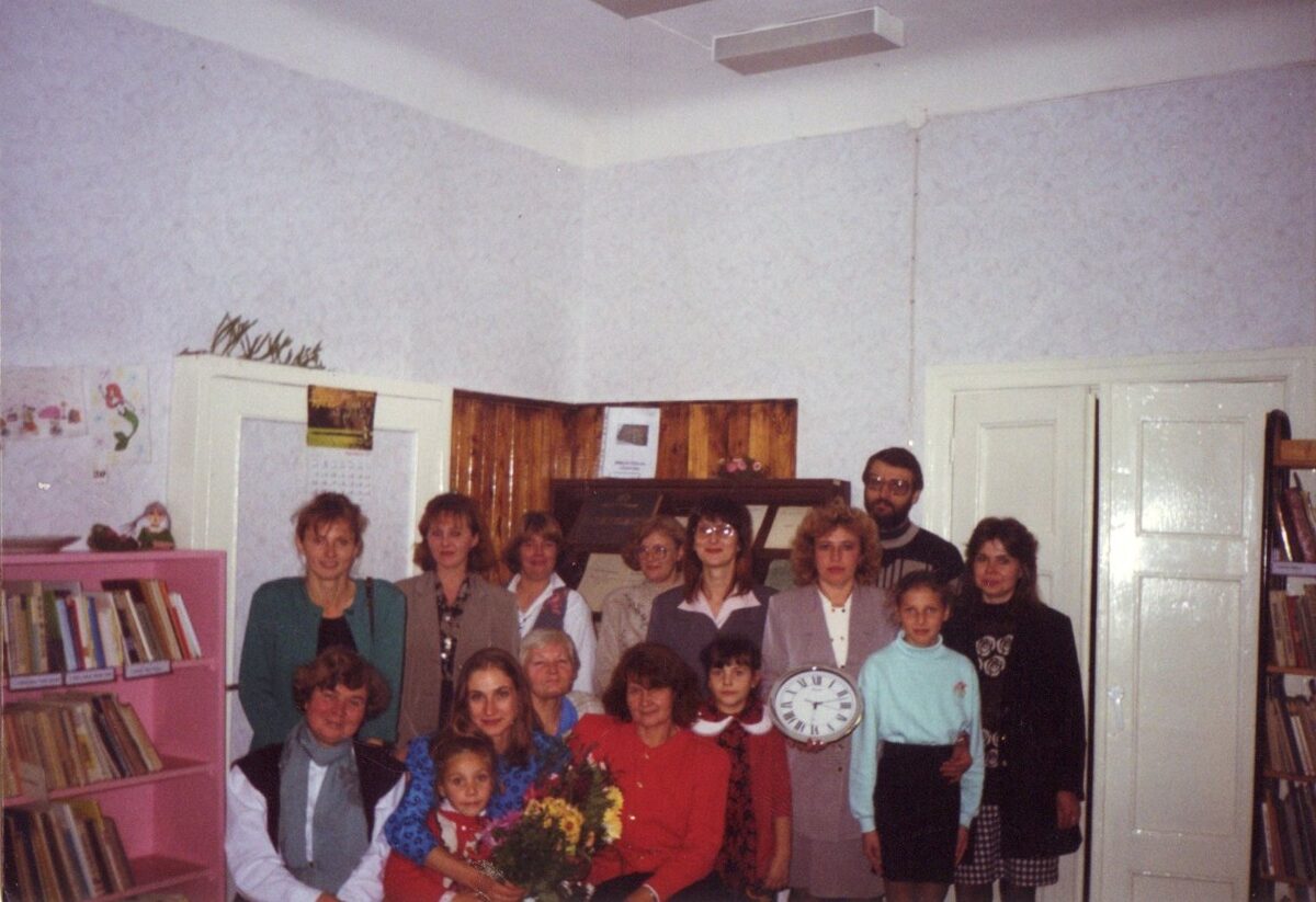 Bibliotekas_darbinieku_kolektivs_dazados_laika_periodos_1.jpg